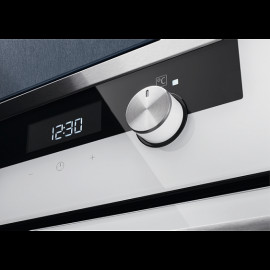 Духовой шкаф Electrolux OKC 5H50W