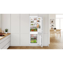 Холодильник BOSCH KIN86NSE0