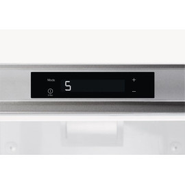 Холодильник Electrolux ERF 4114 AOW белый