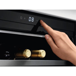 Винный шкаф AEG KWK884520M (923421106)