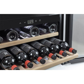 Встраиваемый винный шкаф Caso WineSafe 18 EB black