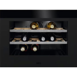 Винный шкаф AEG KWK884520T