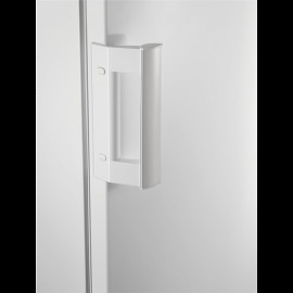 Холодильник ELECTROLUX ERT1601AOW3