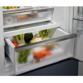 Холодильник ELECTROLUX ENC8MC19S