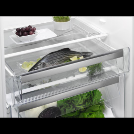 Холодильник Electrolux EN 3889 MFW белый