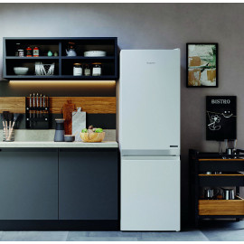 Холодильник HOTPOINT-ARISTON HT 4181I W