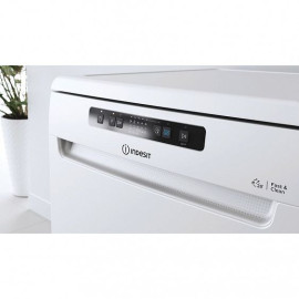 Посудомоечная машина INDESIT DFC 2B+16