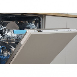 Посудомоечная машина Indesit DIFP 8B+96 Z