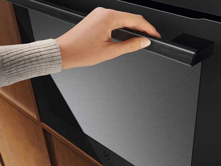 Духовой шкаф ELECTROLUX EOE9P3ST