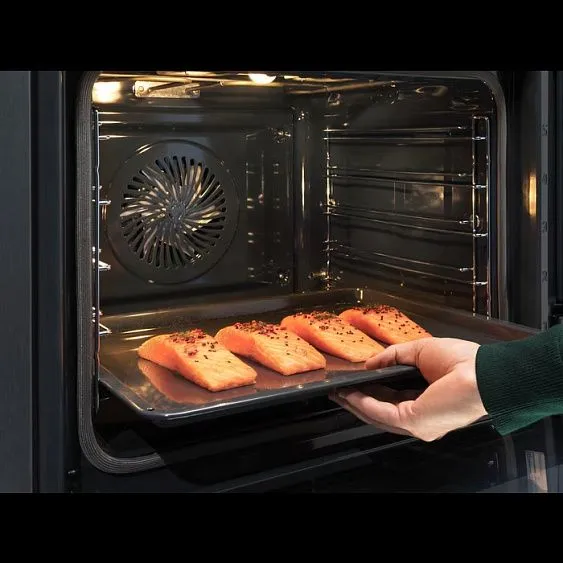 Духовой шкаф ELECTROLUX EOB8S39H