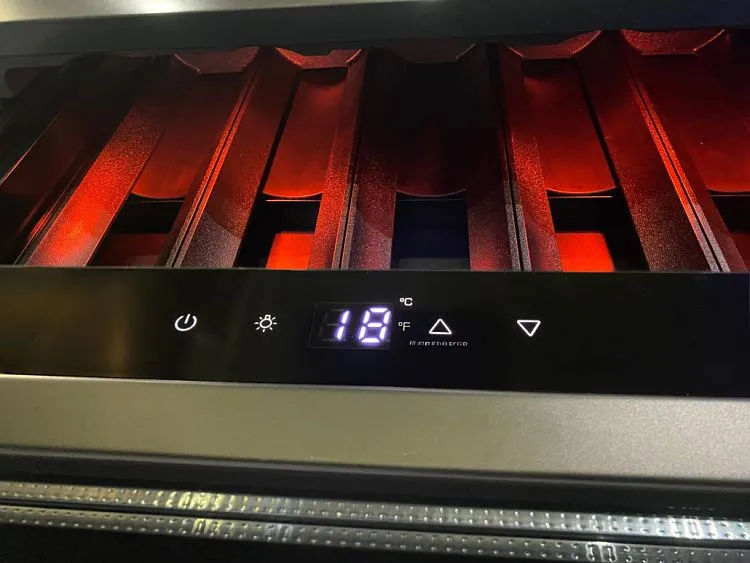 Винный шкаф PANDO PVMC 15-5 PA