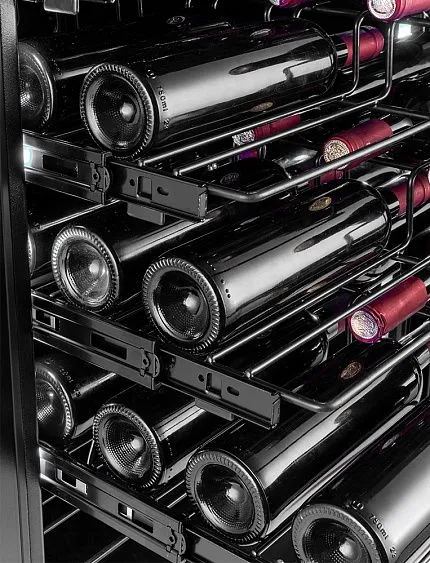 Винный шкаф TEMPTECH CPRO1800SX-24