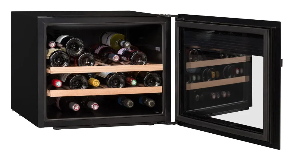 Винный шкаф LA SOMMELIERE LSBI28B