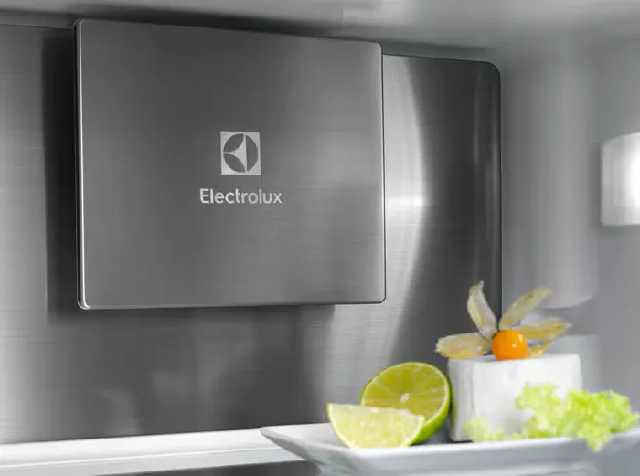 Холодильник ELECTROLUX E8MNCD18S
