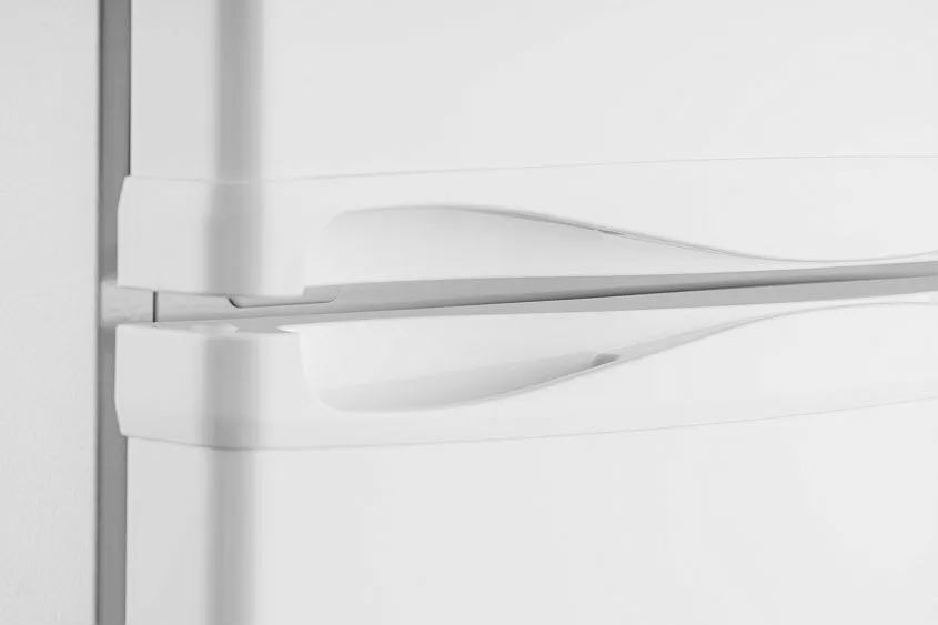 Холодильник WEISSGAUFF WRK 1700 DeFrost White