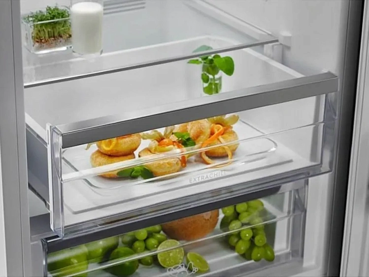 Холодильник ELECTROLUX LNT7ME36K2