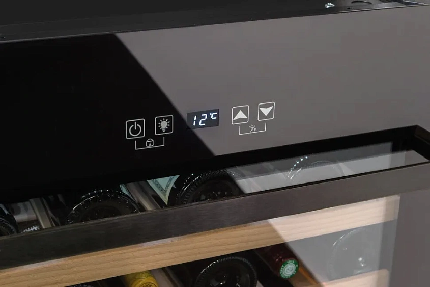 Винный шкаф LA SOMMELIERE LSBI28B