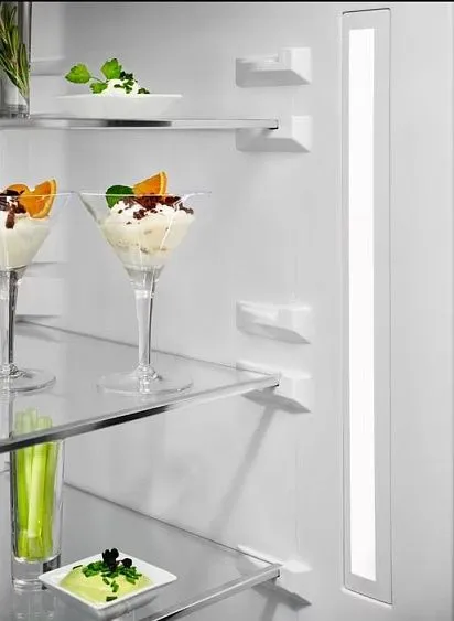 Холодильник ELECTROLUX LNT7ME36X3