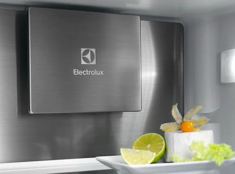 Холодильник ELECTROLUX ENC8MC19S