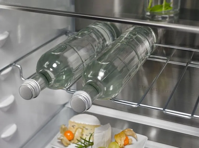 Холодильник ELECTROLUX ENC8MC19S