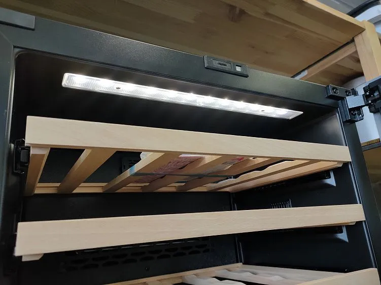 Винный шкаф MC WINE W24S