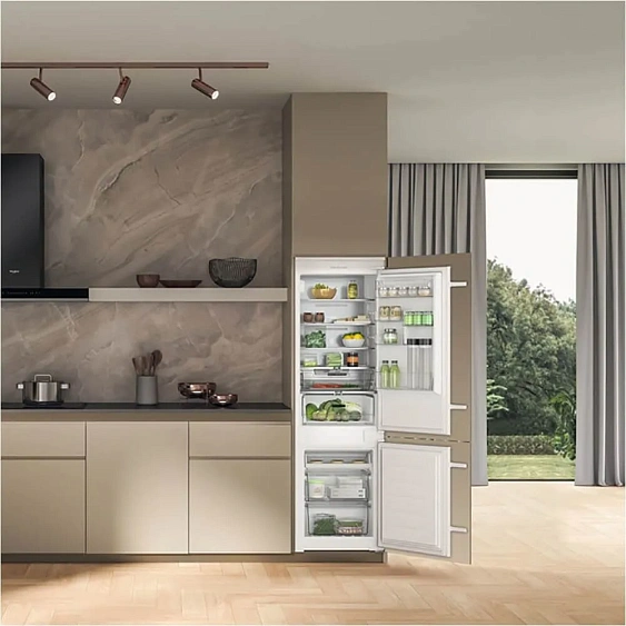 Холодильник WHIRLPOOL WHC18T132