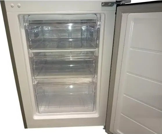 Холодильник SNOWCAP RCD-300 I