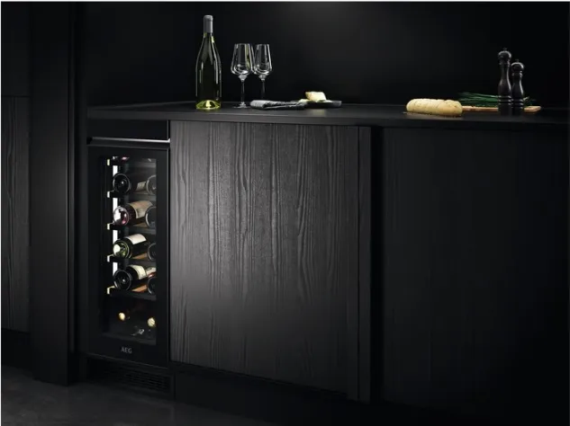 Винный шкаф AEG AWUS018B7B