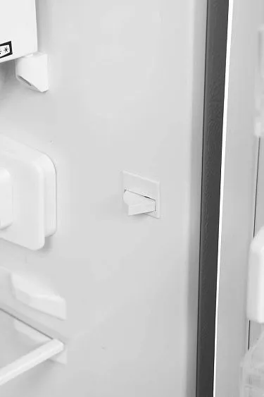 Холодильник HYUNDAI CO15051A серебристый