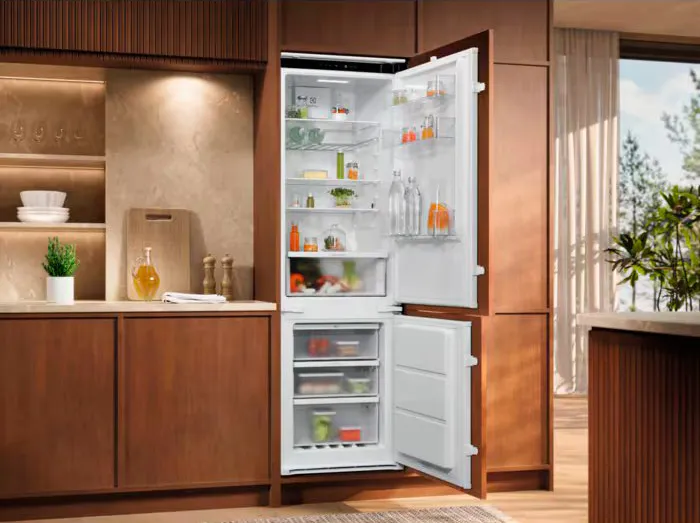 Холодильник ELECTROLUX E7TNGE18S