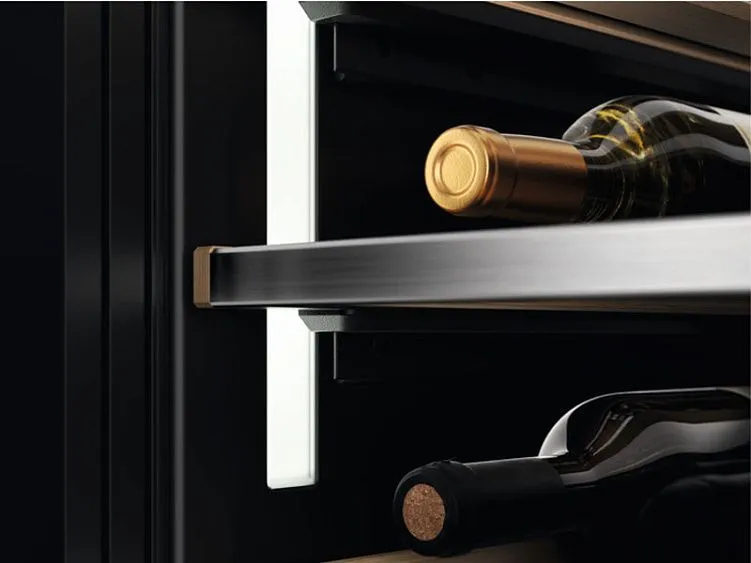 Винный шкаф ELECTROLUX EWUS018B7B