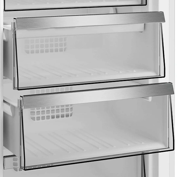 Морозильная камера GRUNDIG GFPN66831XBR