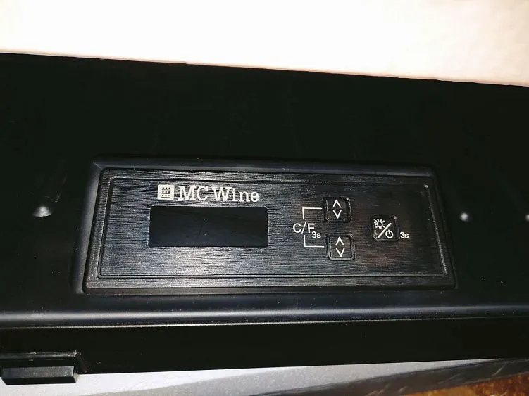 Винный шкаф MC WINE W35B