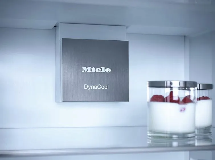 Холодильник MIELE K 7747 С