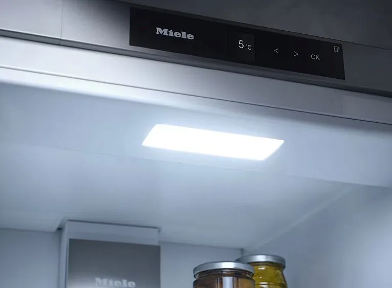 Холодильник MIELE K 7747 С
