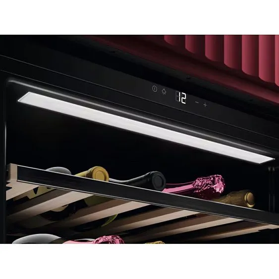 Винный шкаф AEG NKW8P21KAT