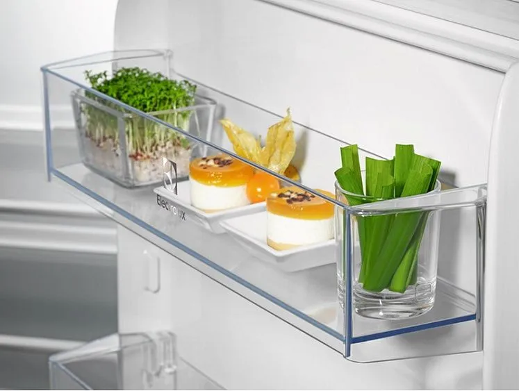 Холодильник ELECTROLUX ERD6DE18S4