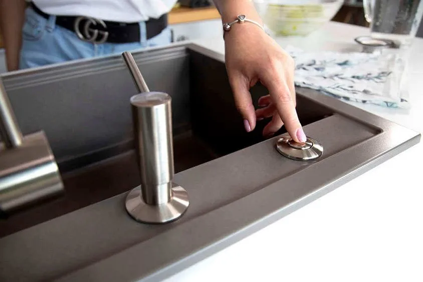 Пневматическая кнопка для измельчителя OMOIKIRI SW-01-G (4996043)