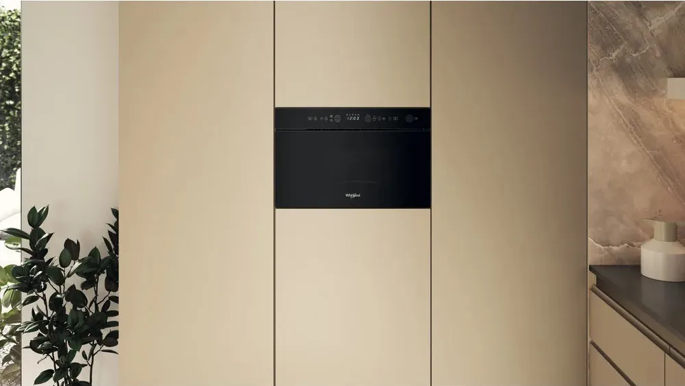 Микроволновая печь WHIRLPOOL WMN14BB