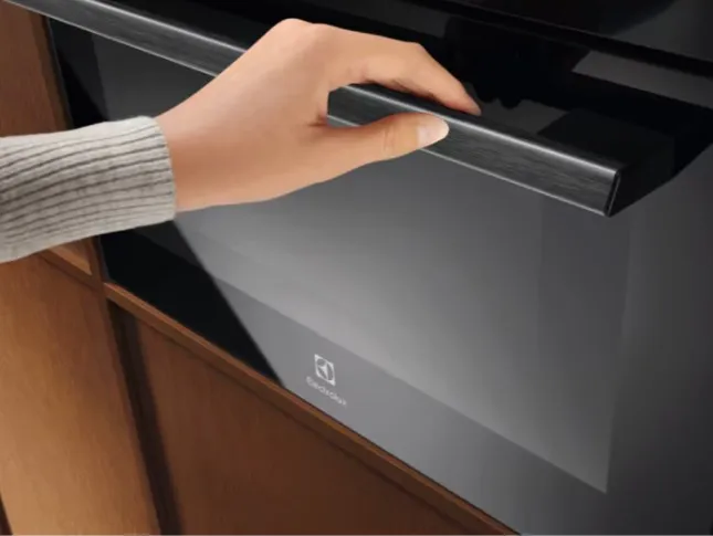 Микроволновая печь ELECTROLUX LVM8E08Z