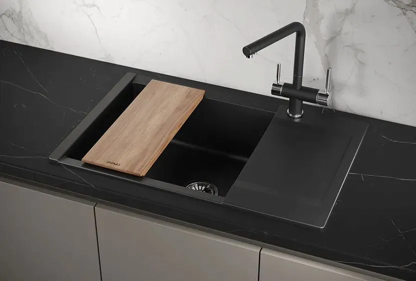 Кухонная мойка GRANULA ES-7807 шварц