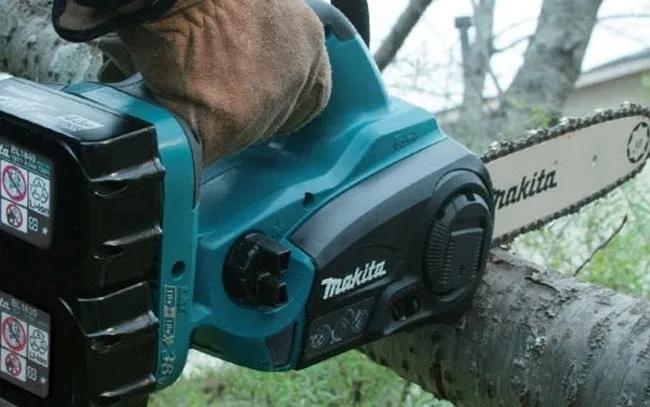 Цепная пила MAKITA DUC302RF2