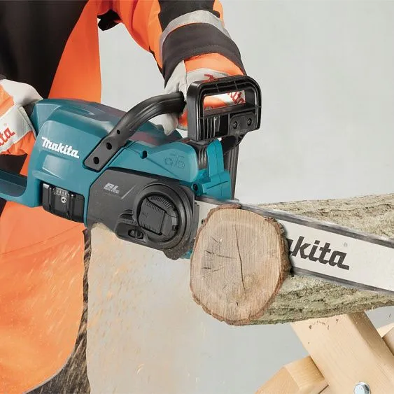 Цепная пила MAKITA DUC407RT