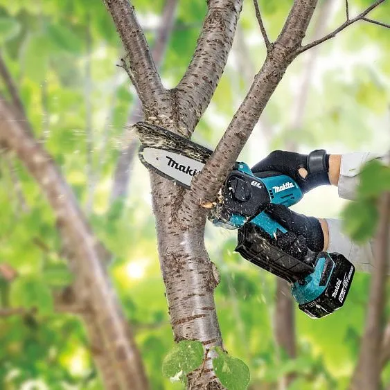 Цепная пила MAKITA DUC150SF