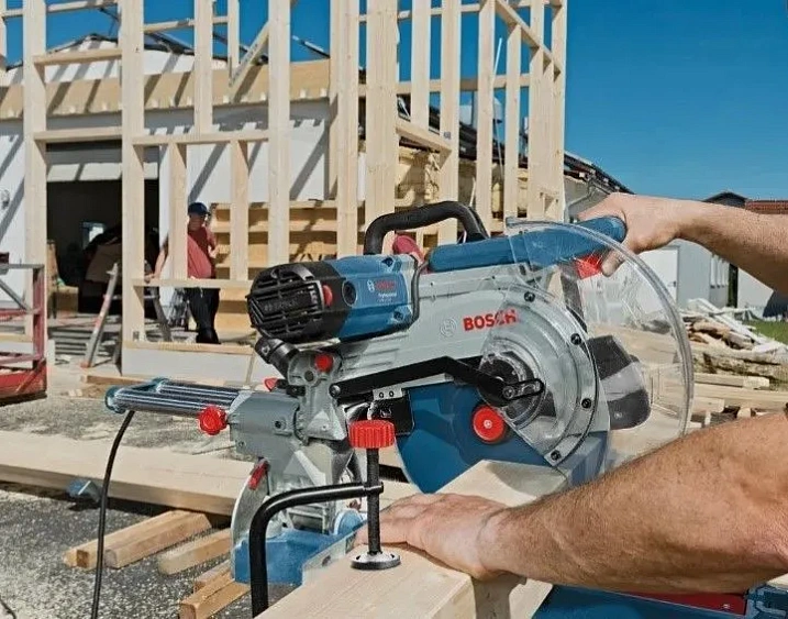 Пила торцовочная BOSCH GCM 12 SDE (0601B23100)