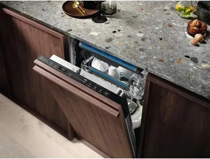 Посудомоечная машина ELECTROLUX EEM66331L