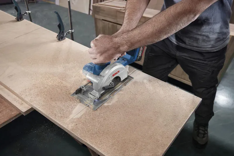 Циркулярная пила BOSCH GKS 18V-51 06019M3122