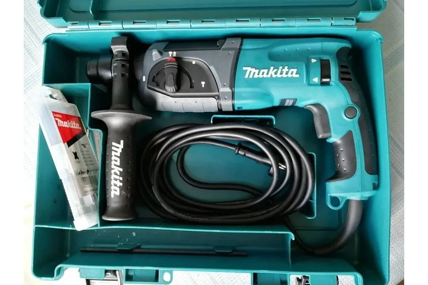 Перфоратор Makita HR2470X15