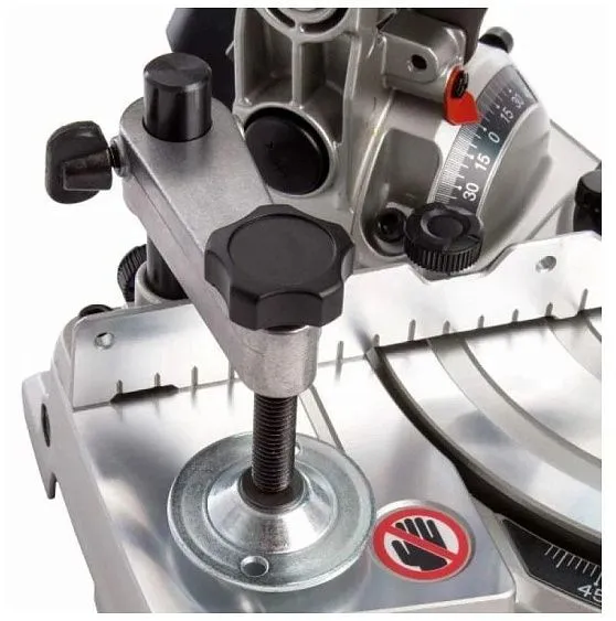 Пила торцовочная Makita DLS600Z