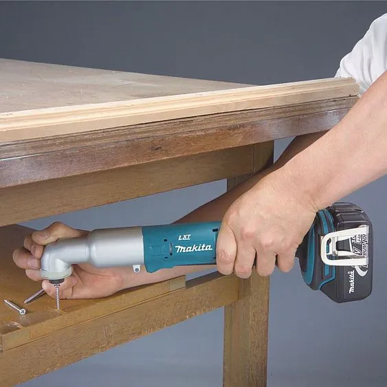 Шуруповерт Makita DTL061Z